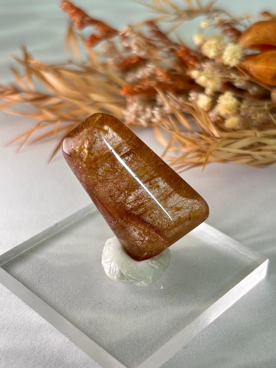 レッドルチル ルース 天然石 ｜深く静かなレッドルチルの森1枚目の画像