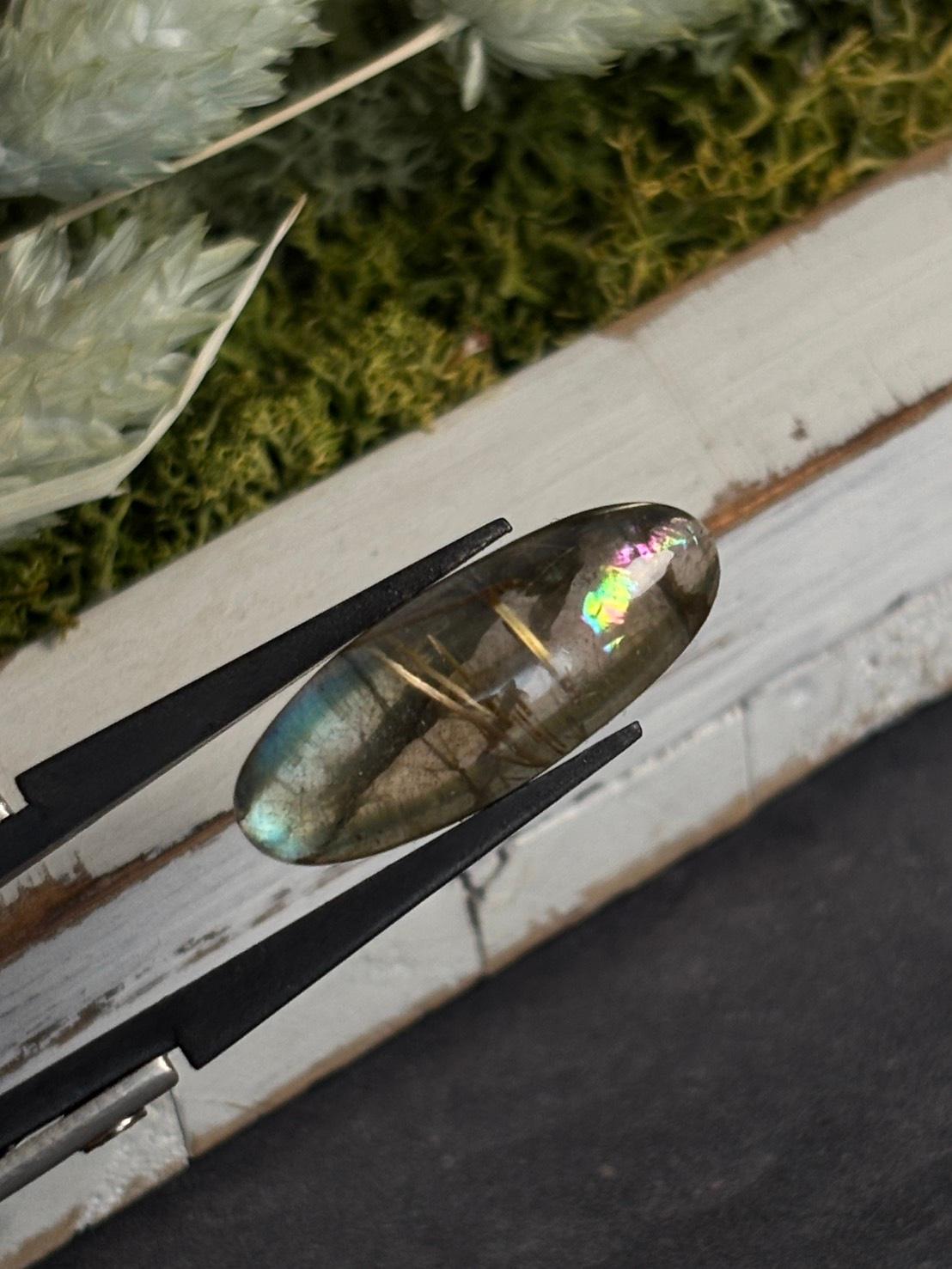 高品質 ルチルクォーツ と ラブラドライト のダブレット ルース  カボション  天然石1枚目の画像